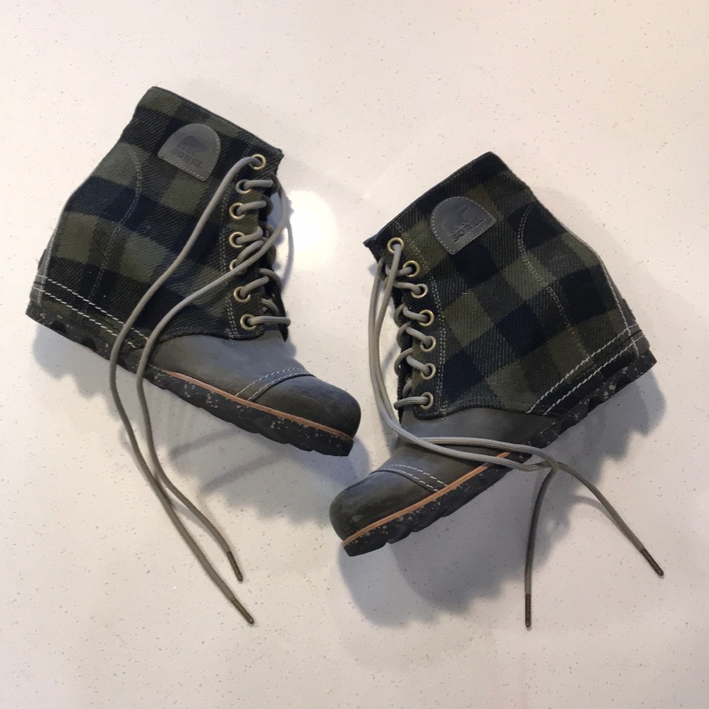 Sorel 1964 Premium Wedge Plaid Boot Size 10.5